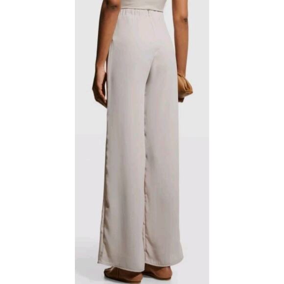 $230 Kinda 3D Women's Beige Ethereal High-Waist Bootcut Trouser Pants Size M - Picture 3 of 6